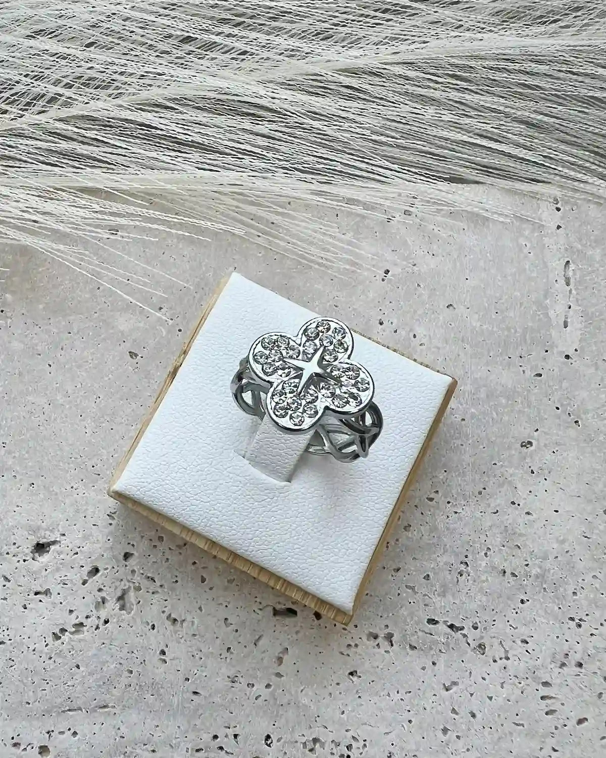 LUMEA || Anillo trébol plateado Ajustable