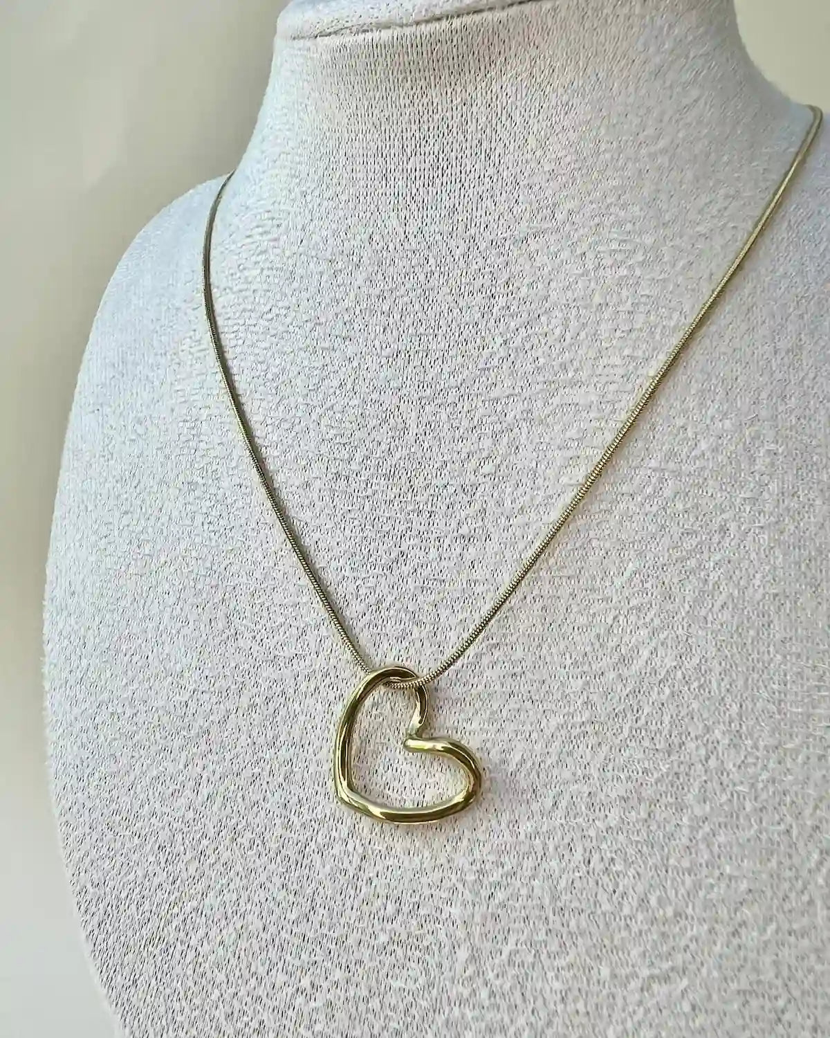 LOVEA || Collar con Corazón