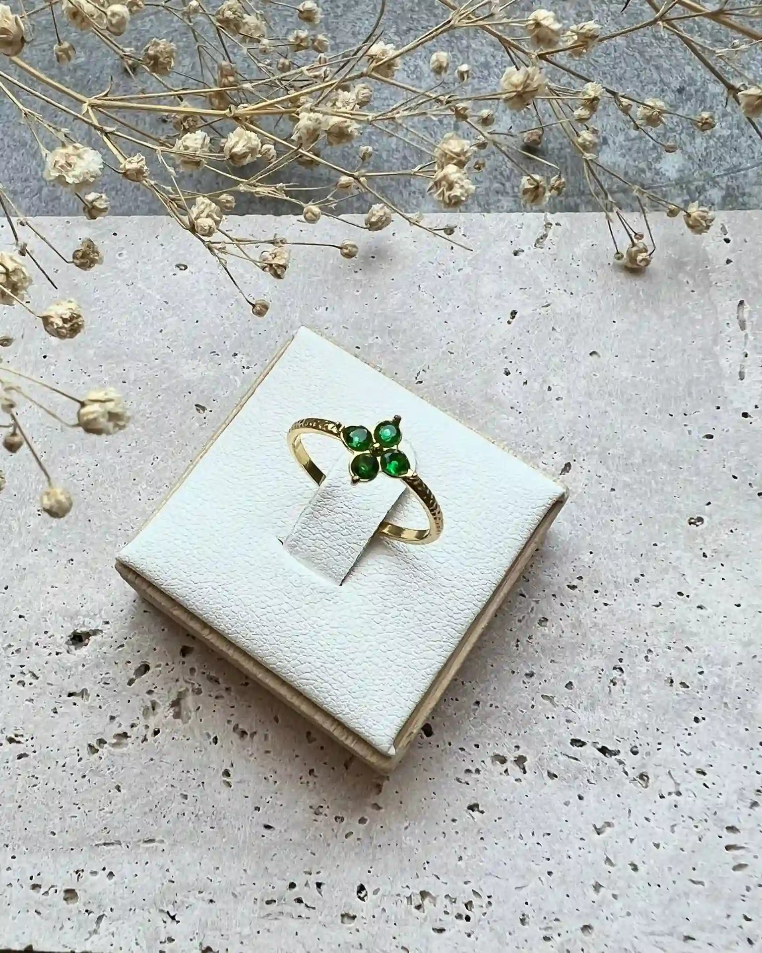AURA || Anillo Trébol Verde Ajustable