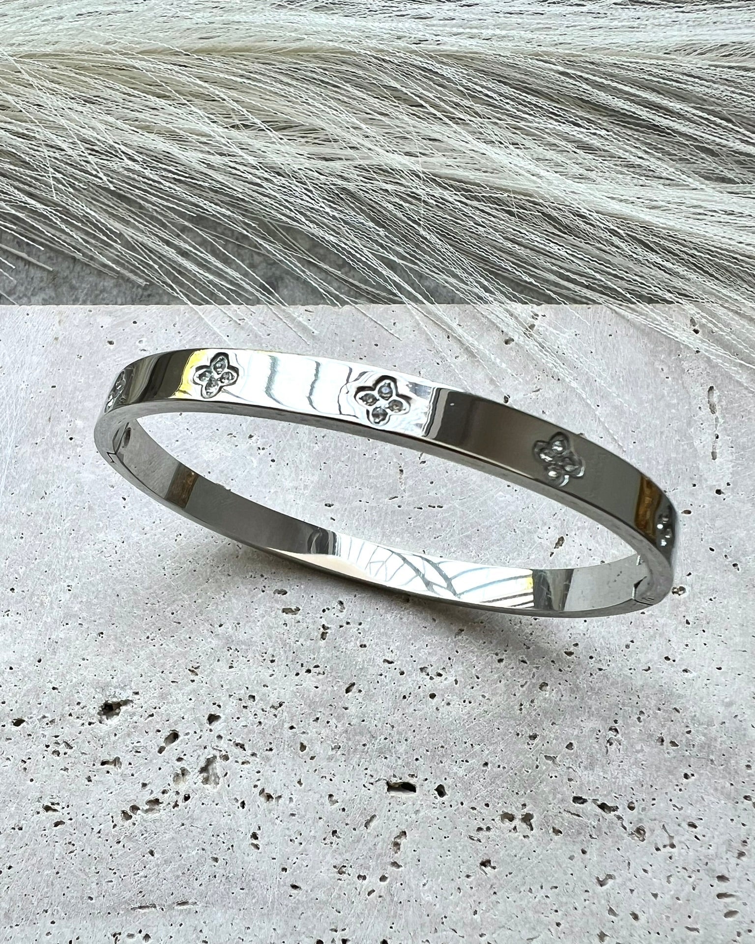 TESA || Brazalete Plata